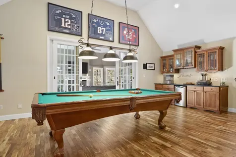 10 Barrington Drive Bedford NH 03110