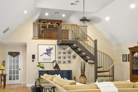 10 Barrington Drive Bedford NH 03110