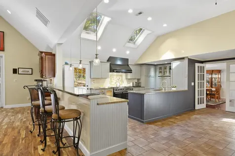 10 Barrington Drive Bedford NH 03110