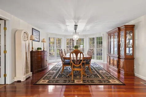 10 Barrington Drive Bedford NH 03110