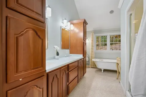 10 Barrington Drive Bedford NH 03110