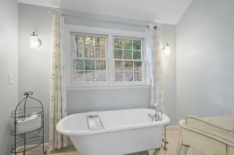 10 Barrington Drive Bedford NH 03110