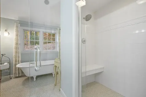 10 Barrington Drive Bedford NH 03110