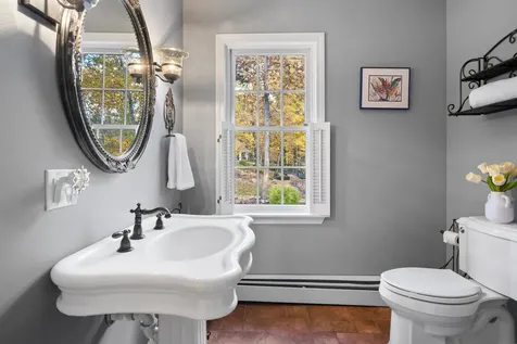 10 Barrington Drive Bedford NH 03110