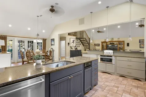 10 Barrington Drive Bedford NH 03110