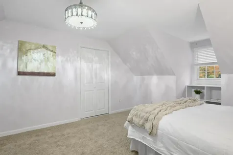 10 Barrington Drive Bedford NH 03110