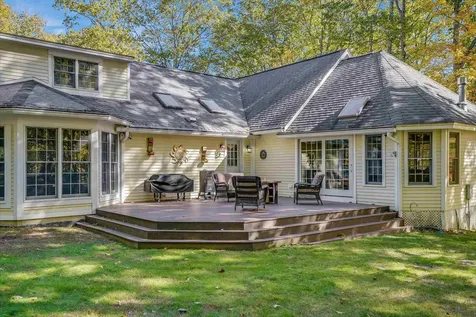 10 Barrington Drive Bedford NH 03110