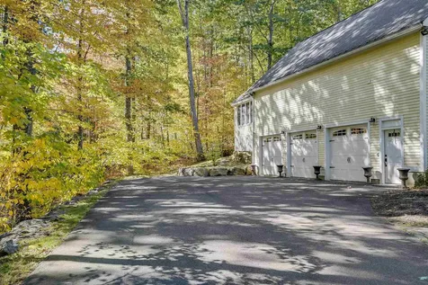 10 Barrington Drive Bedford NH 03110