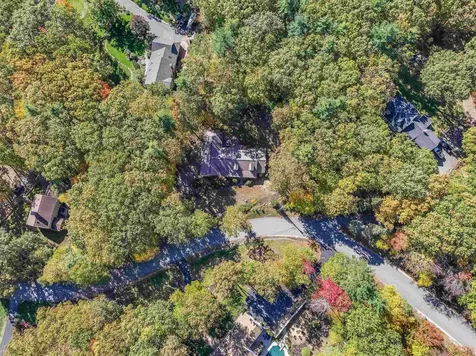 10 Barrington Drive Bedford NH 03110