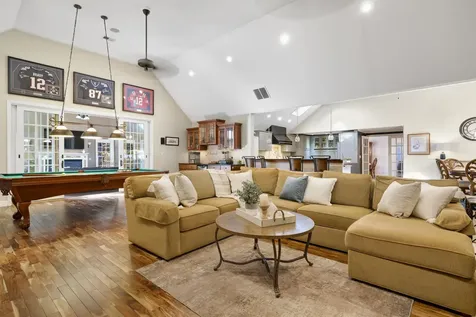 10 Barrington Drive Bedford NH 03110