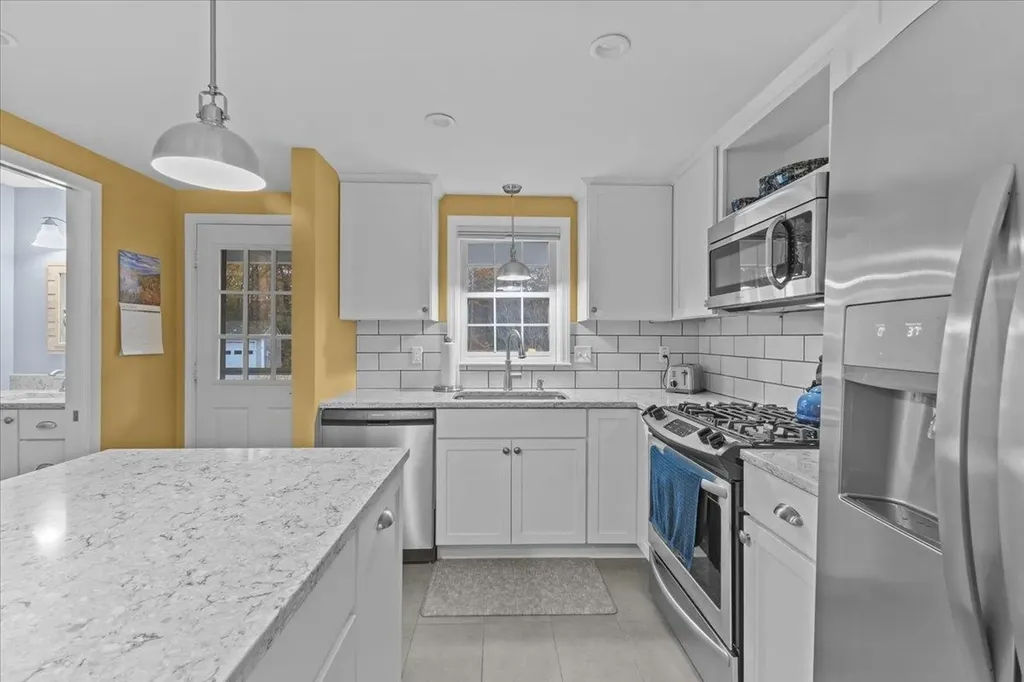 63 Partridge Hill Lane Colchester VT 05446