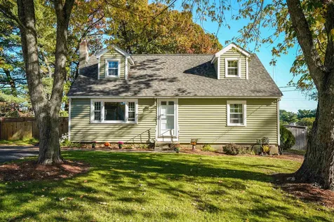 29 Greenwood Drive Nashua NH 03062