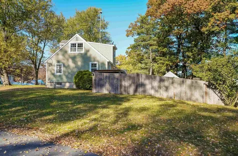 29 Greenwood Drive Nashua NH 03062