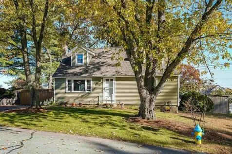 29 Greenwood Drive Nashua NH 03062