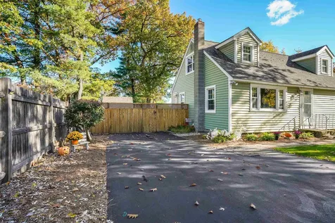 29 Greenwood Drive Nashua NH 03062