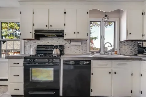 29 Greenwood Drive Nashua NH 03062