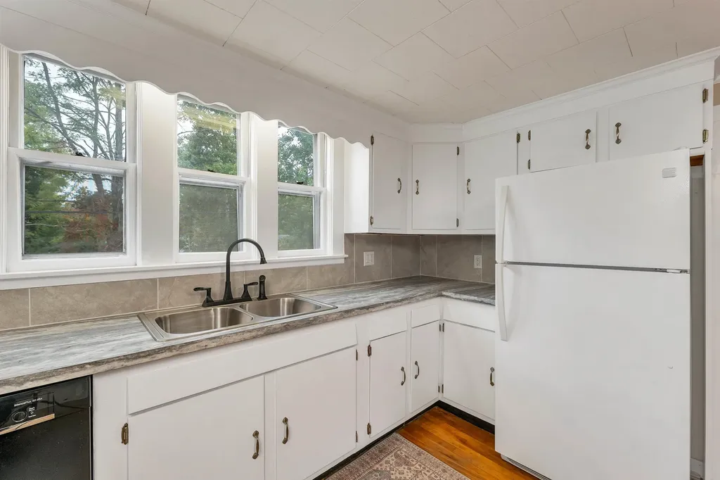 86 Main Street Ossipee NH 03814