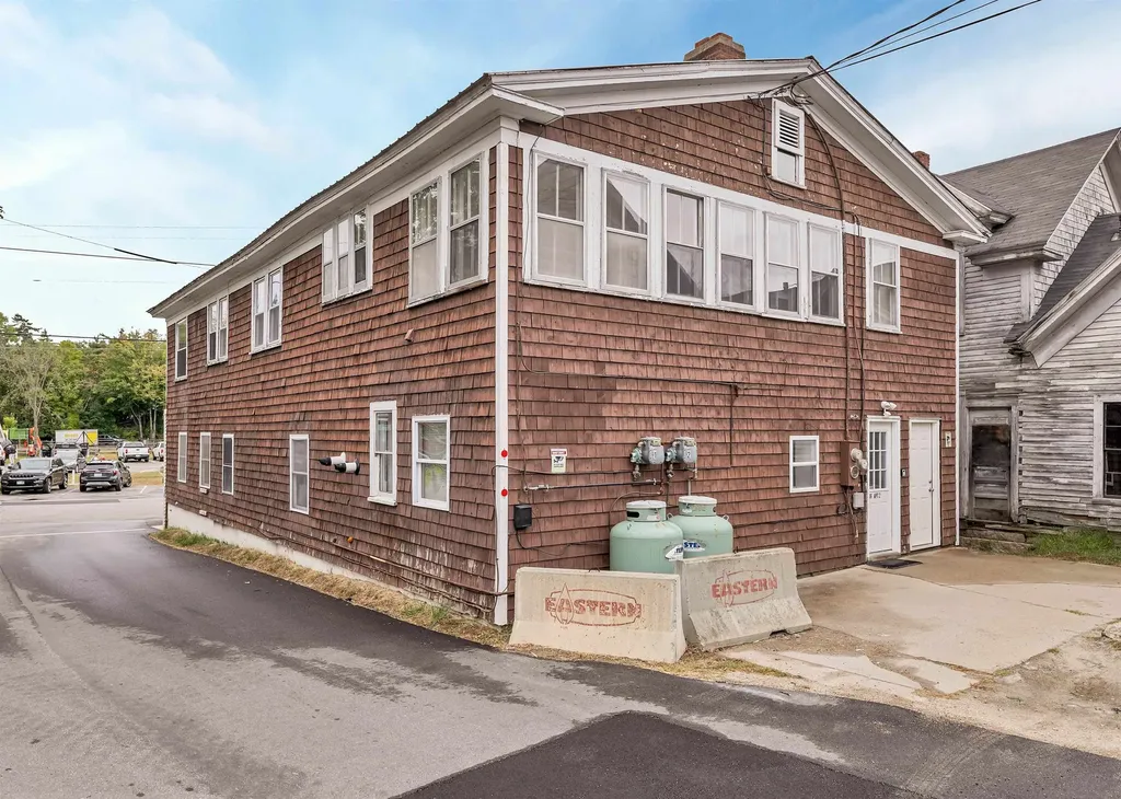 86 Main Street Ossipee NH 03814