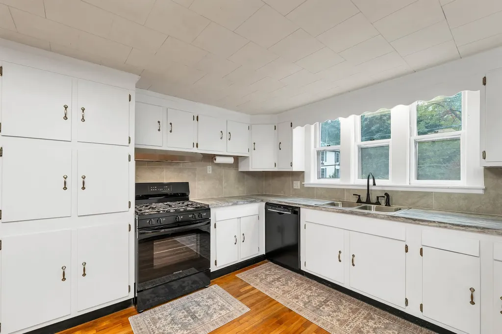 86 Main Street Ossipee NH 03814