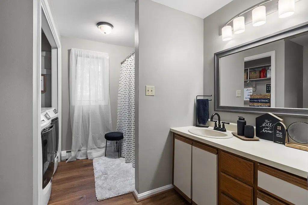 21 Teague Drive Salem NH 03079-1261