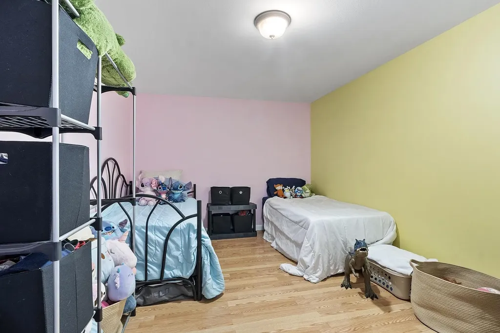 21 Teague Drive Salem NH 03079-1261