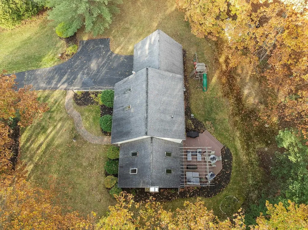 21 Teague Drive Salem NH 03079-1261