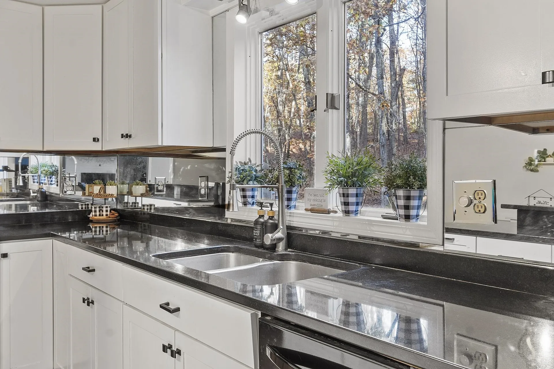 21 Teague Drive Salem NH 03079-1261