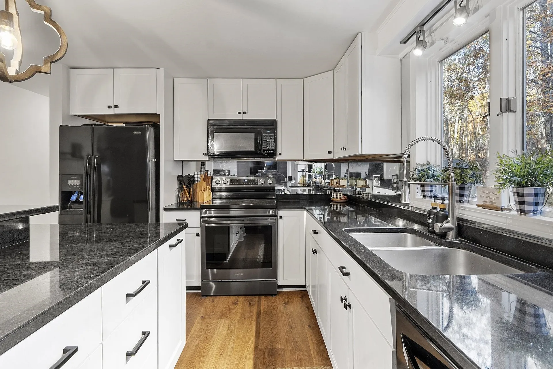 21 Teague Drive Salem NH 03079-1261