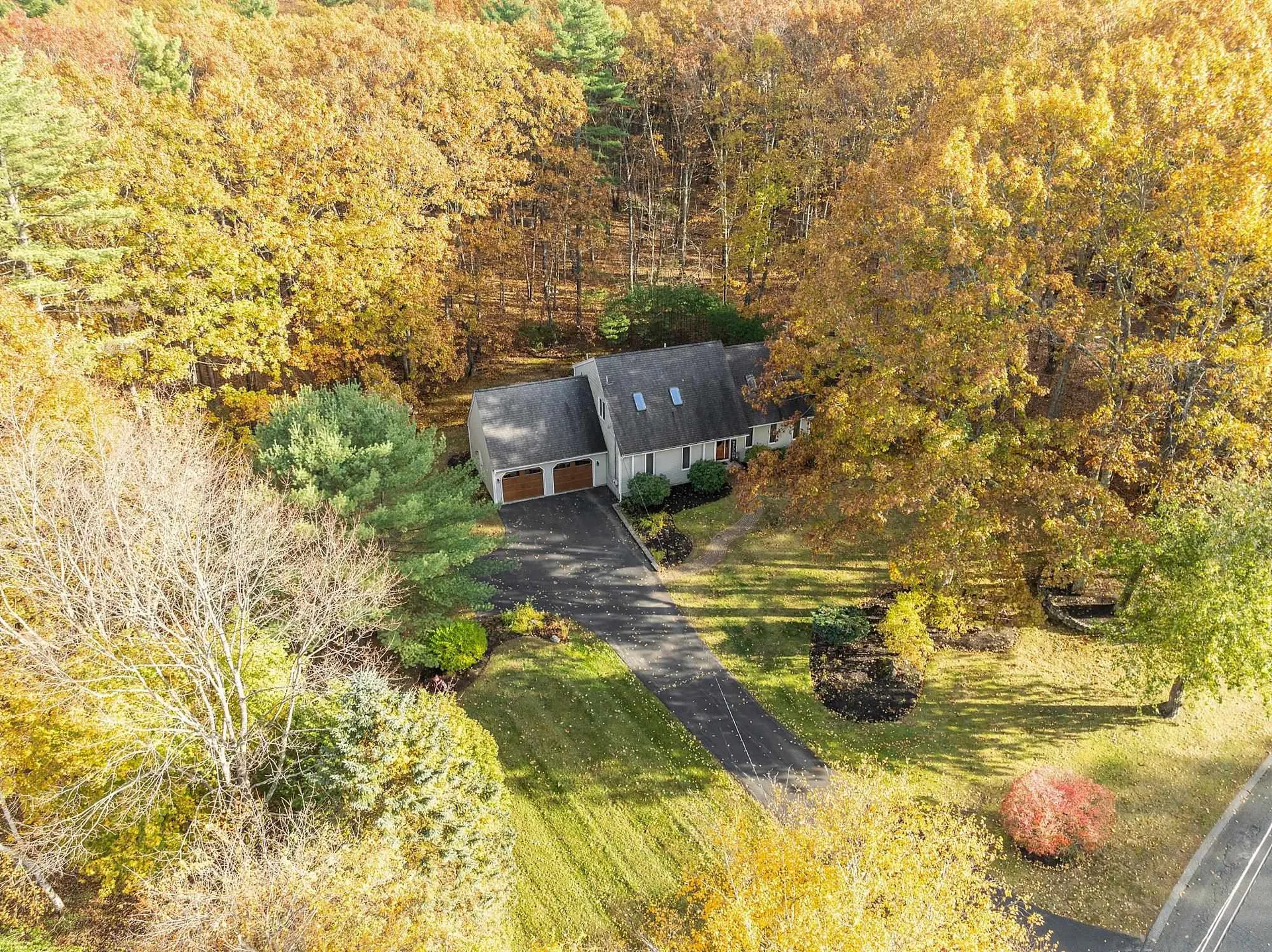 21 Teague Drive Salem NH 03079-1261