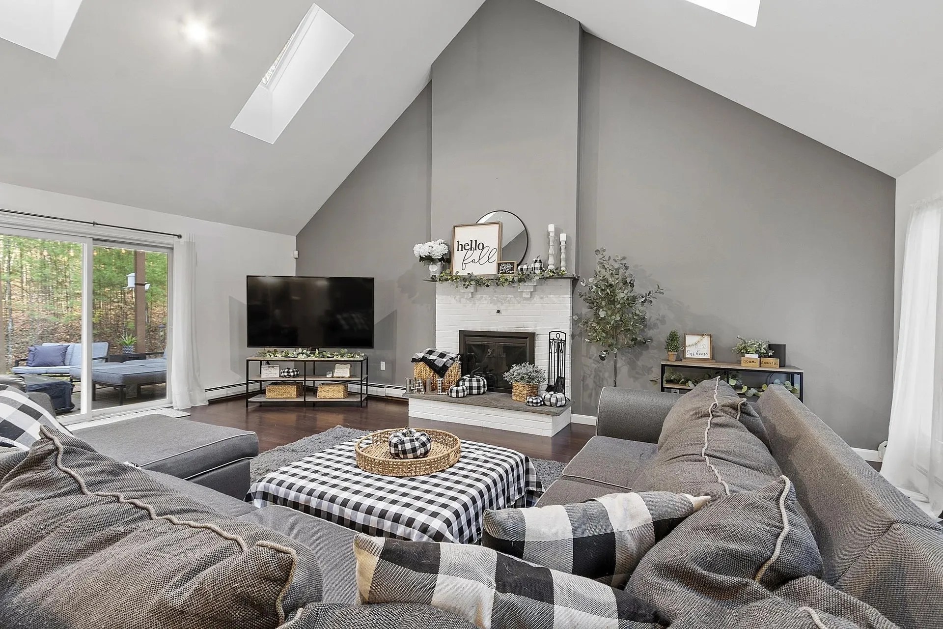 21 Teague Drive Salem NH 03079-1261