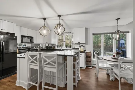 21 Teague Drive Salem NH 03079-1261