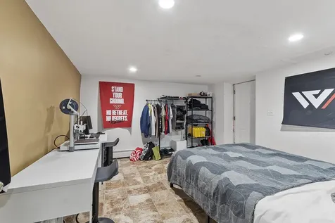 21 Teague Drive Salem NH 03079-1261