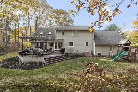 21 Teague Drive Salem NH 03079-1261