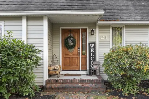 21 Teague Drive Salem NH 03079-1261