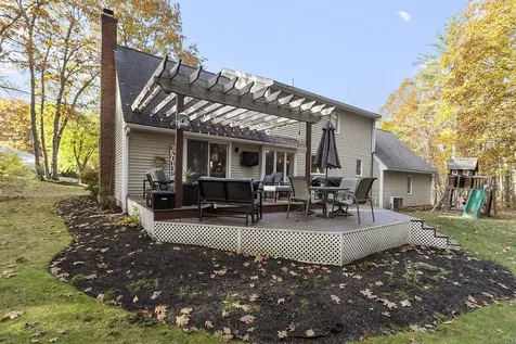 21 Teague Drive Salem NH 03079-1261