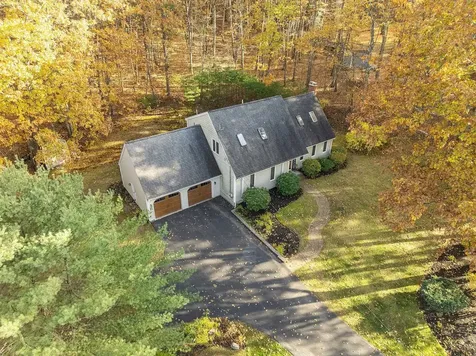 21 Teague Drive Salem NH 03079-1261