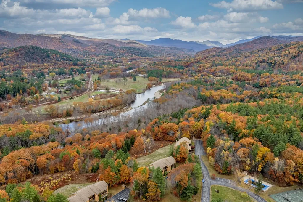 15 Tennis Lane Thornton NH 03223