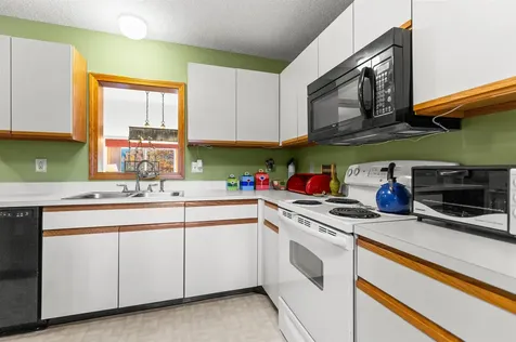 15 Tennis Lane Thornton NH 03223