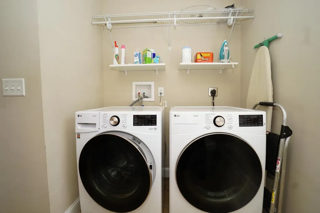 53 Pine Avenue Manchester NH 03103