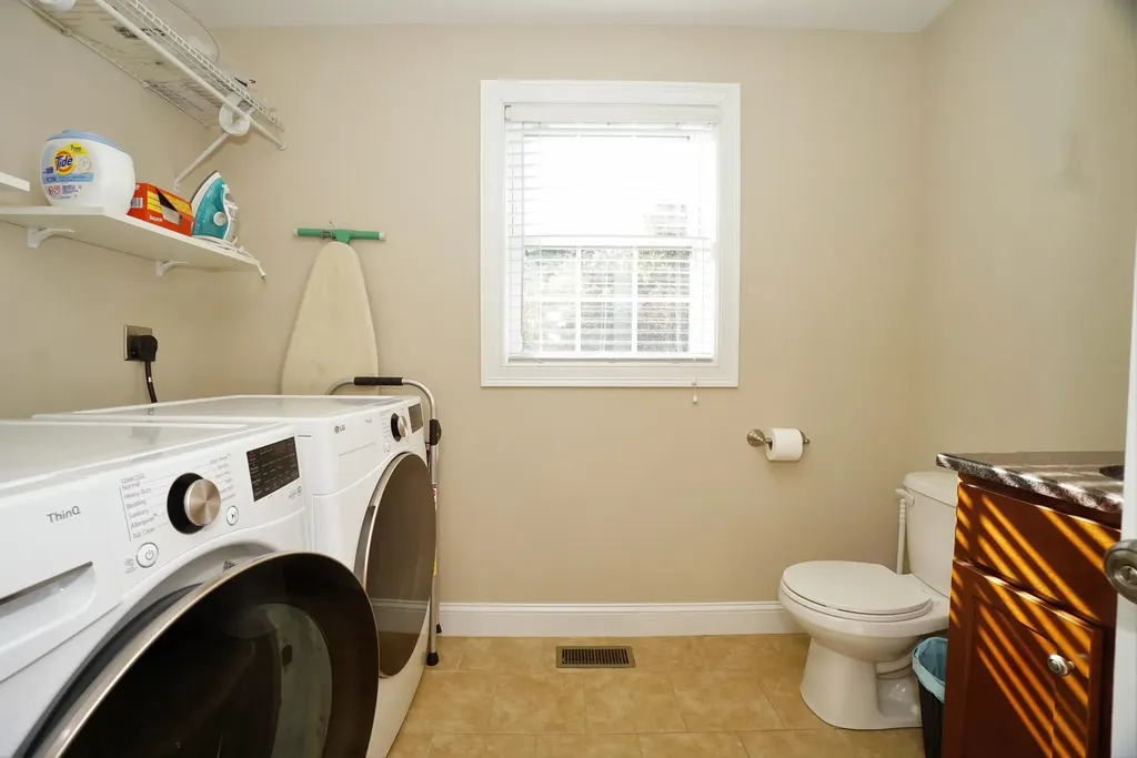 53 Pine Avenue Manchester NH 03103