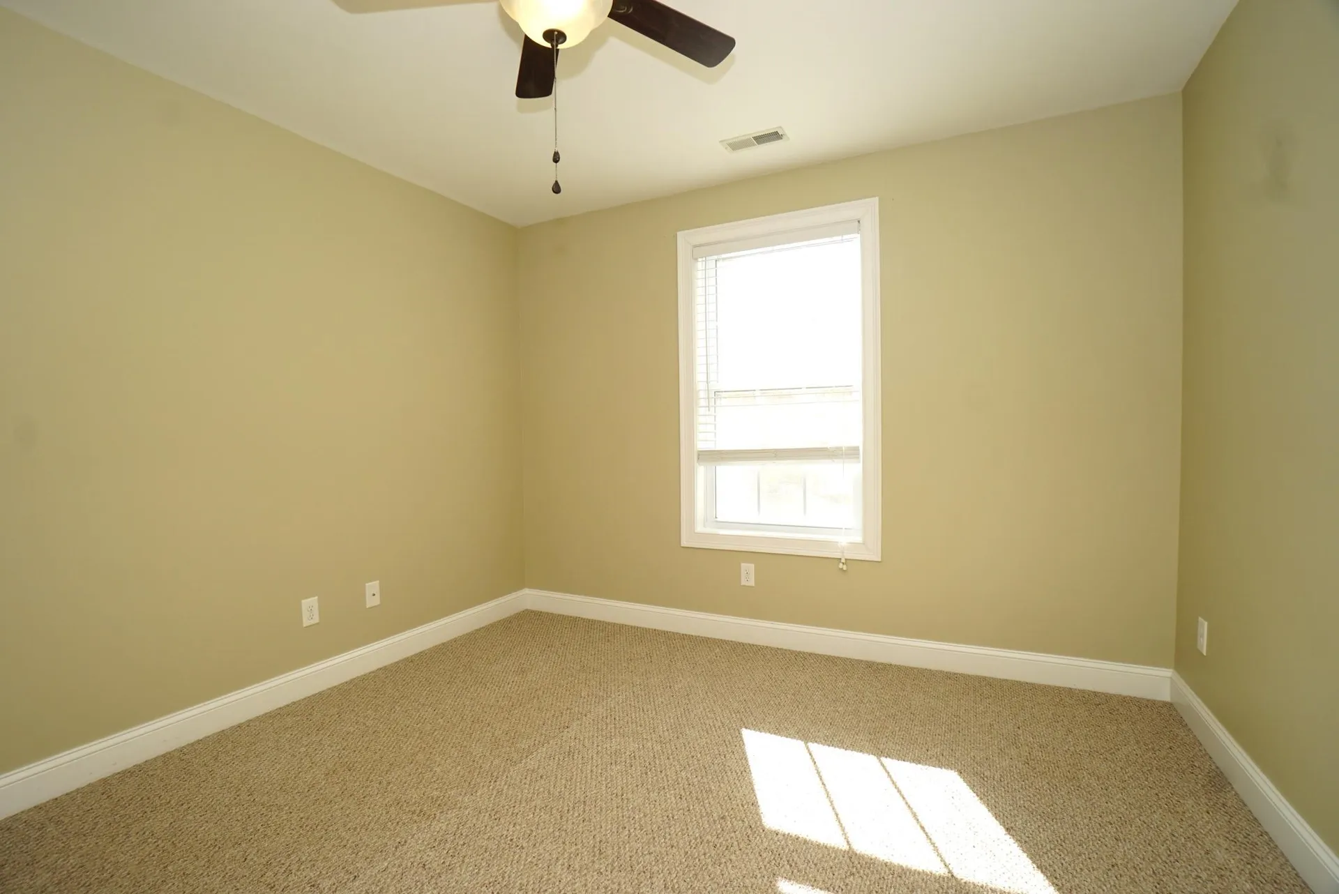 53 Pine Avenue Manchester NH 03103