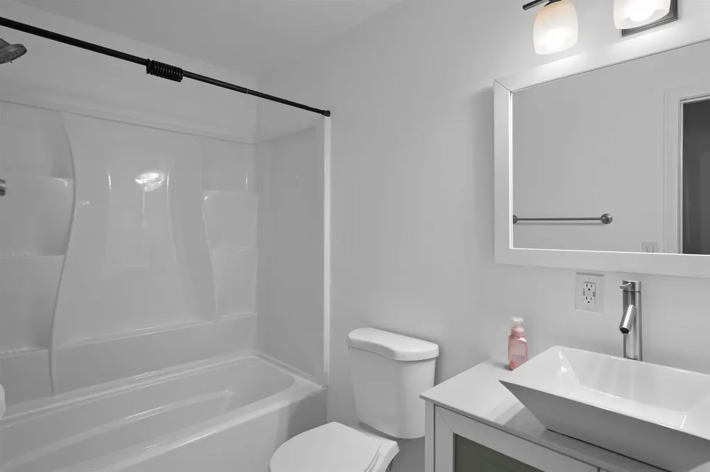 2 Bristol Court Derry NH 03038