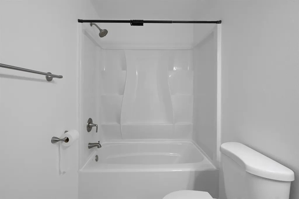 2 Bristol Court Derry NH 03038