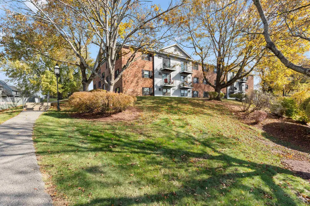 2 Bristol Court Derry NH 03038