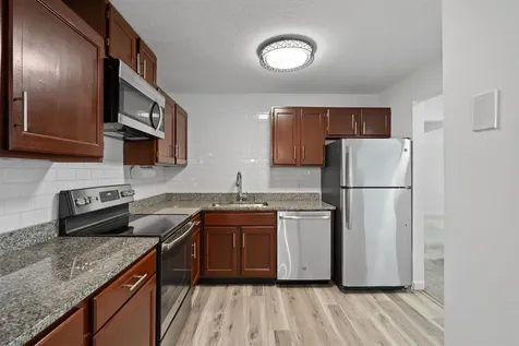 2 Bristol Court Derry NH 03038