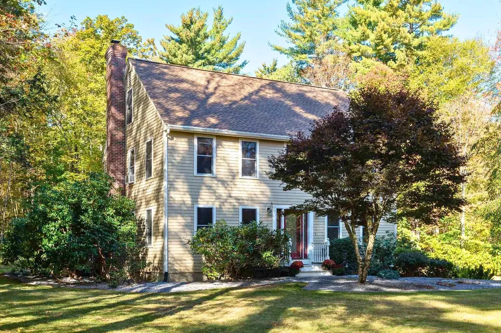 20 Peabody Drive Brentwood NH 03833
