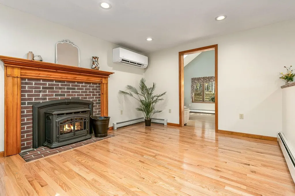 20 Peabody Drive Brentwood NH 03833