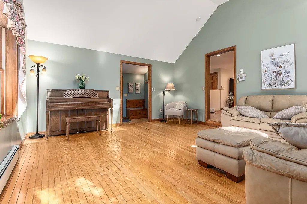 20 Peabody Drive Brentwood NH 03833