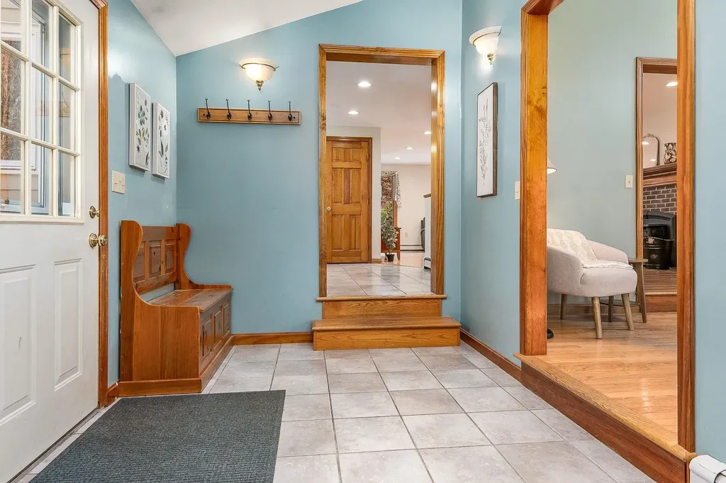 20 Peabody Drive Brentwood NH 03833