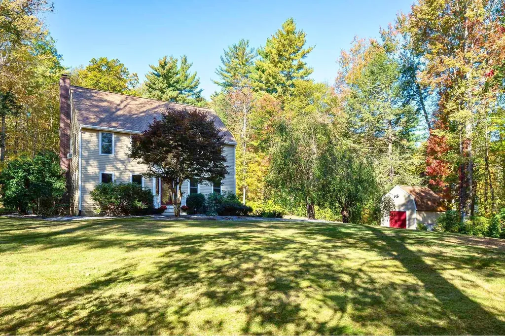 20 Peabody Drive Brentwood NH 03833